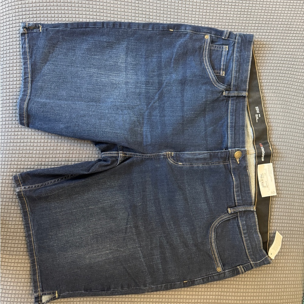 Liz Claiborne Dark Blue Denim Sara Shorts 24W mid rise NWT